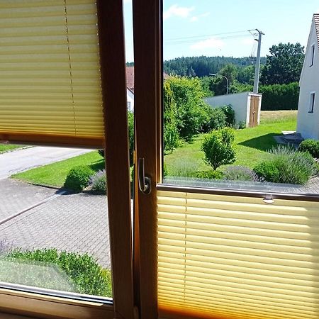 Schoene Helle Ferienwohnung In Waldnaehe Berching Exterior foto