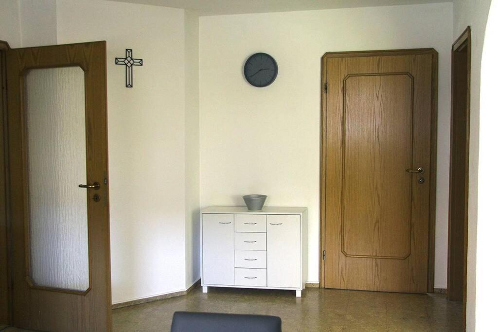 Schoene Helle Ferienwohnung In Waldnaehe Berching Exterior foto