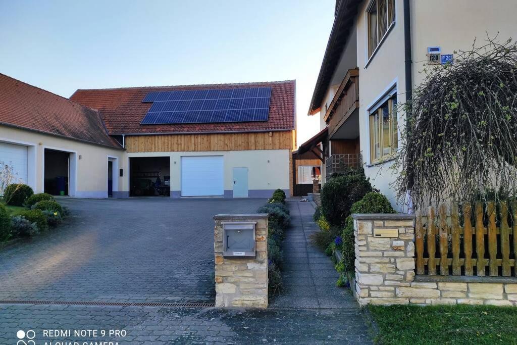 Schoene Helle Ferienwohnung In Waldnaehe Berching Exterior foto