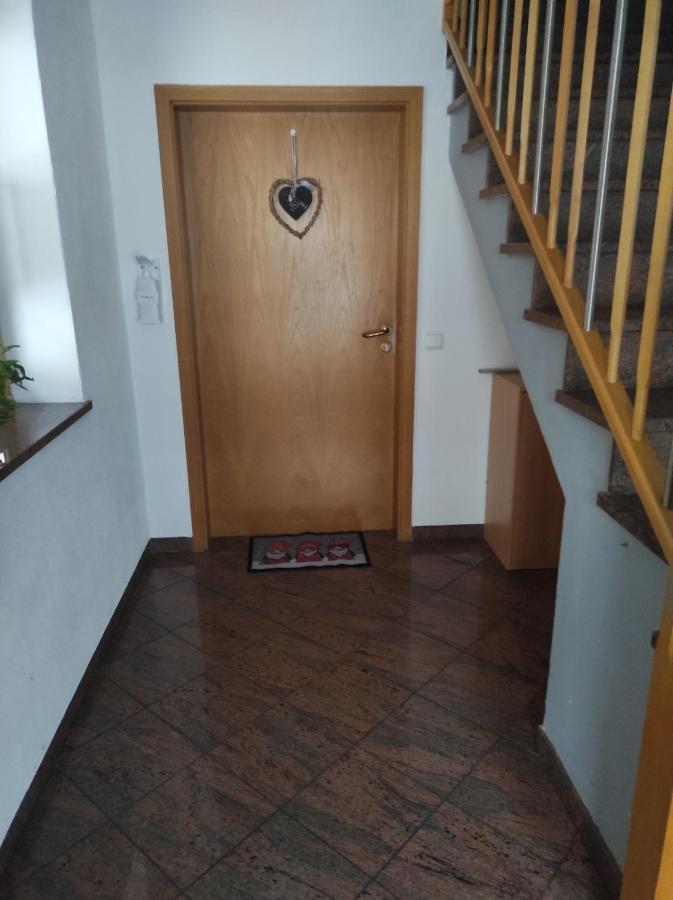 Schoene Helle Ferienwohnung In Waldnaehe Berching Exterior foto